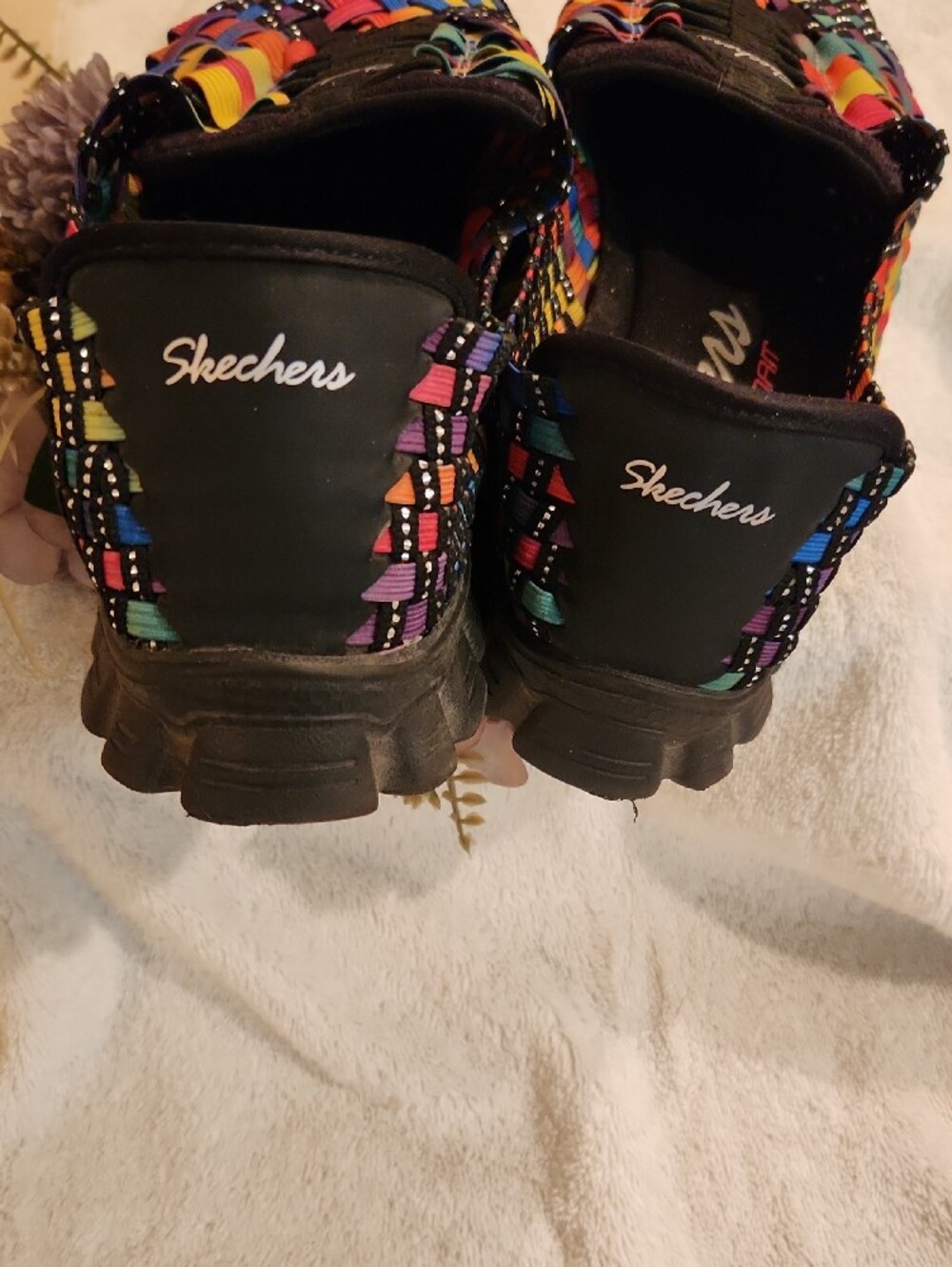 Skechers Women's Rainbow Woven Slip-On ( Rare Find ) - Picture 5 of 7